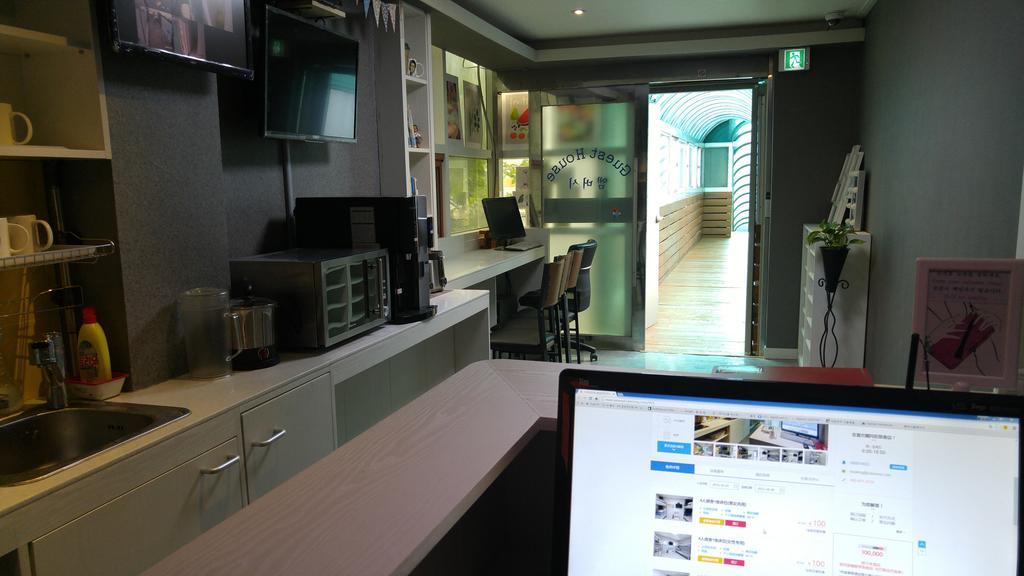 Embassy Guesthouse Itaewon Сеул Экстерьер фото