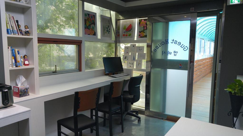 Embassy Guesthouse Itaewon Сеул Экстерьер фото